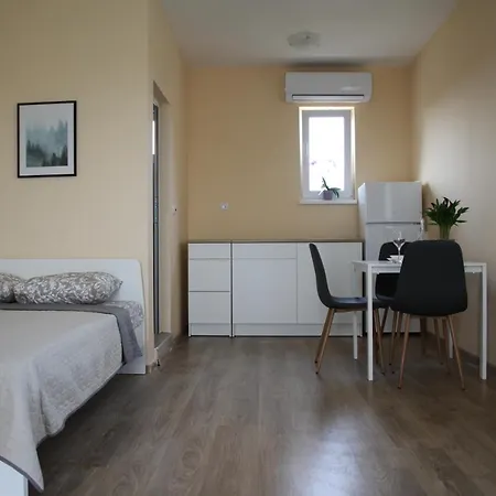 Къща За Гости Крапец 4* קראפץ