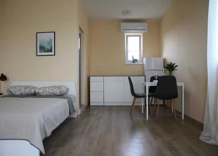 Къща за гости Крапец 4* Крапец