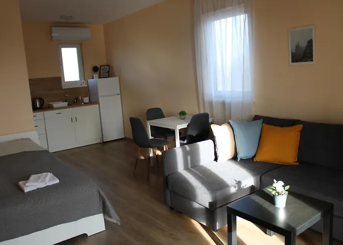 Къща за гости Къща за гости Крапец 4*