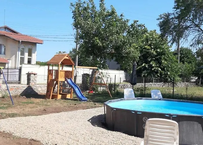 Къща за гости Къща за гости Крапец 4*