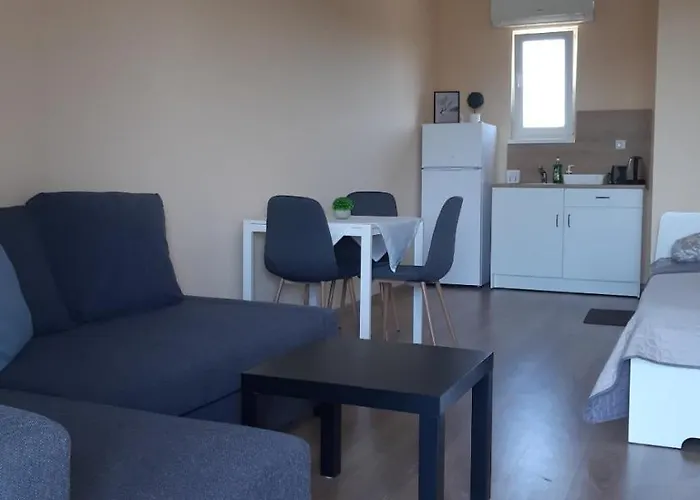 Къща за гости Крапец 4* Крапец