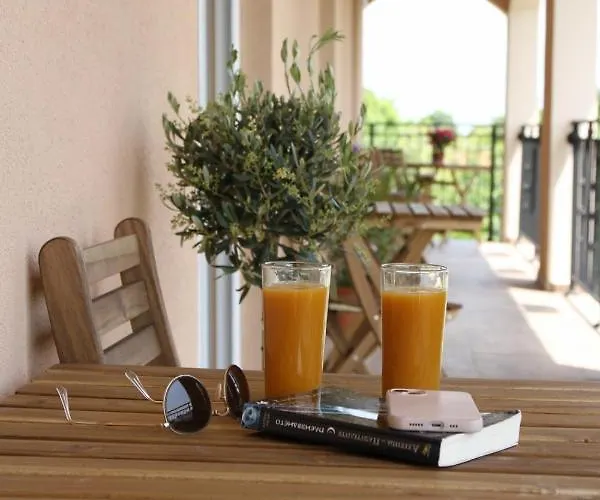 Къща за гости Крапец Къща за гости 4*