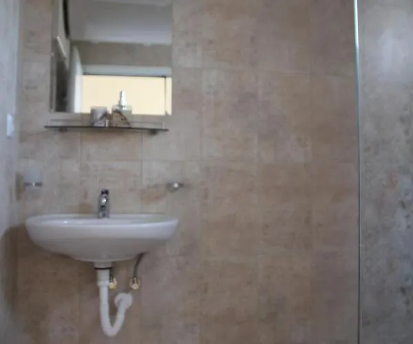 Къща за гости Къща за гости Крапец 4*