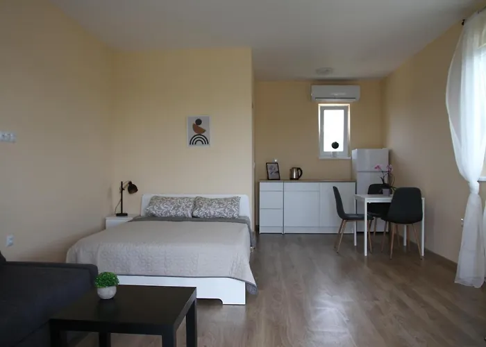 Къща За Гости Крапец Gæstehus 4*